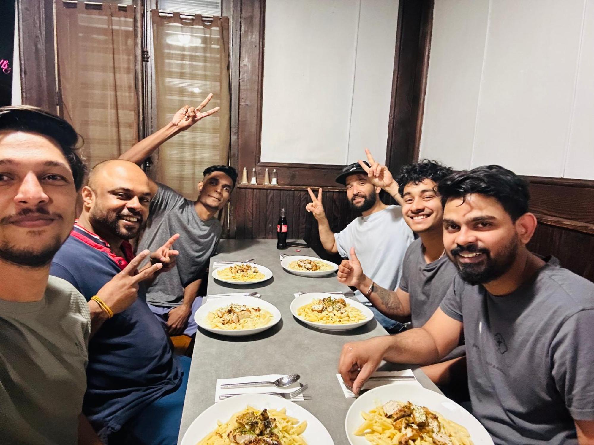 Biriyani House Bed & Breakfast โบบิญญี ภายนอก รูปภาพ