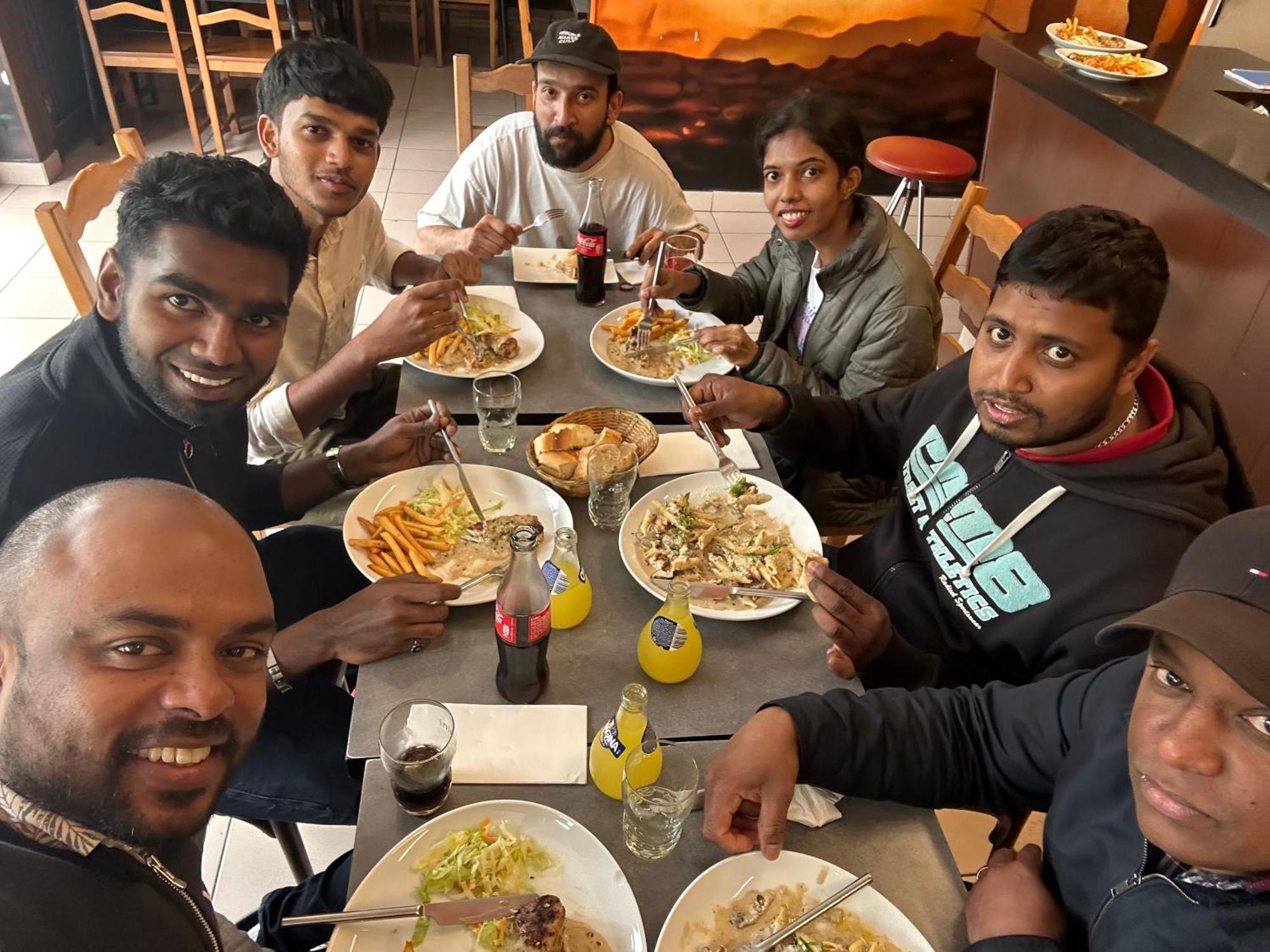 Biriyani House Bed & Breakfast โบบิญญี ภายนอก รูปภาพ